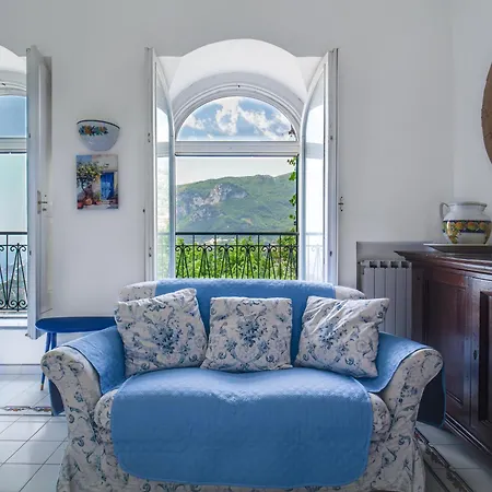 Piccinina - A Pochi Passi Da Eva * Ravello
