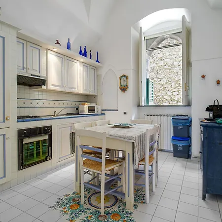 Casa vacanze Piccinina - A Pochi Passi Da Eva *