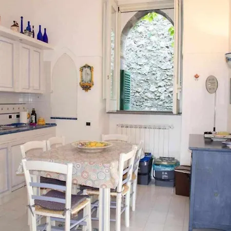 Piccinina A Pochi Passi Da Eva * Ravello