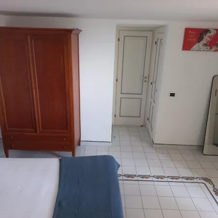 Piccinina A Pochi Passi Da Eva