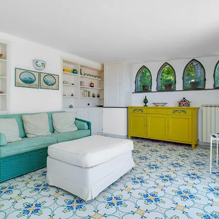 Piccinina - A Pochi Passi Da Eva *