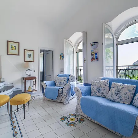 Piccinina - A Pochi Passi Da Eva * Ravello