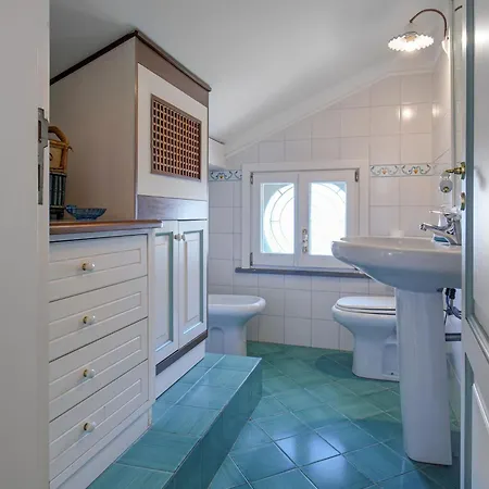 Piccinina - A Pochi Passi Da Eva *